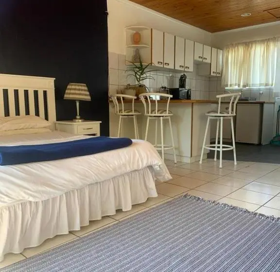 プールビュースタンダードルーム, The Little Hideaway Guesthouse