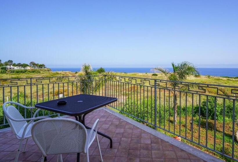 オーシャンビュースタンダードルーム, Villa D Aquino