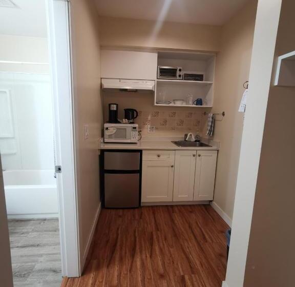 スタンダードルーム, Coquihalla Motel