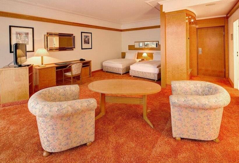 标准工作室, La Strada