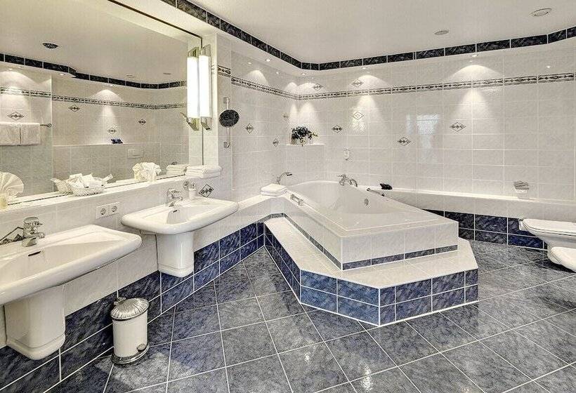 行政套房, La Strada