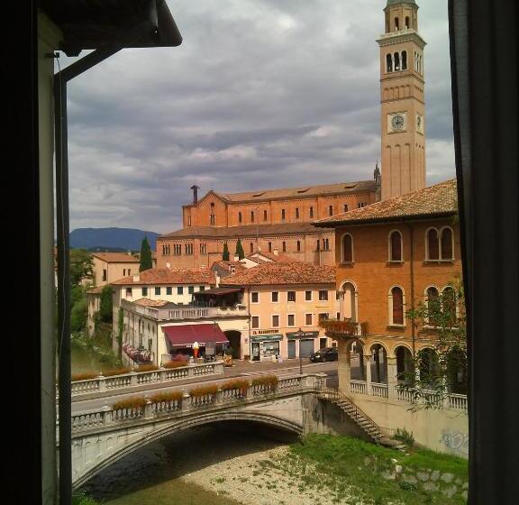 חדר יחיד נוף לגינה, Leon D'oro