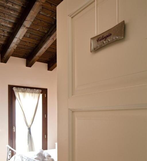 חדר דלוקס, La Corte D Emilio B&b