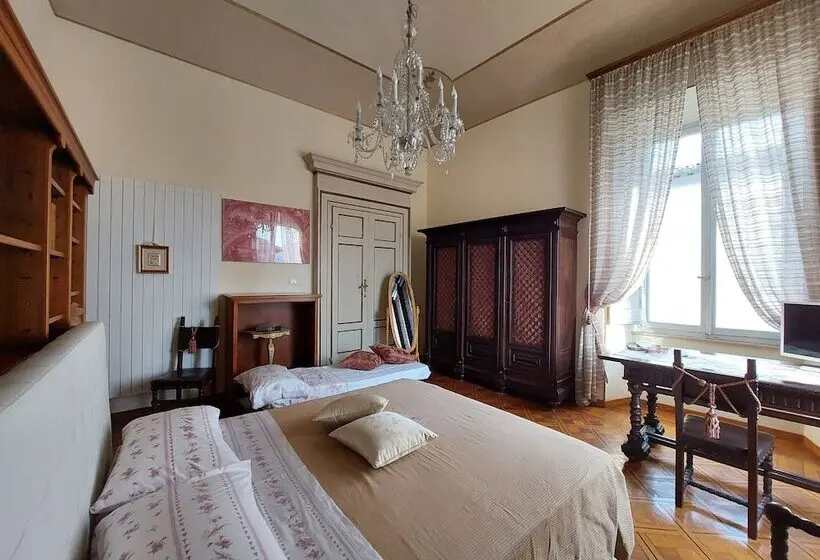 اتاق لوکس, Luxury B&b '700