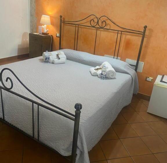 이코노미 룸, B&b L Infiorescenza New