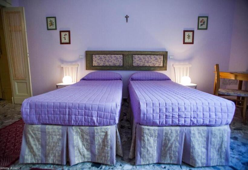 Standard room with outdoor bath, Sassari In