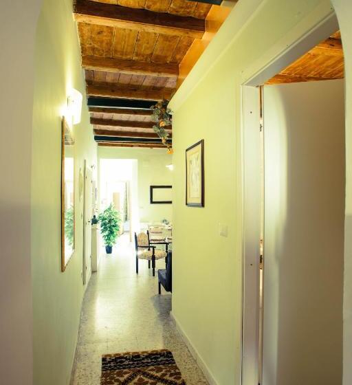 غرفة قياسية مزوَّدة بشُرفة, Sassari In