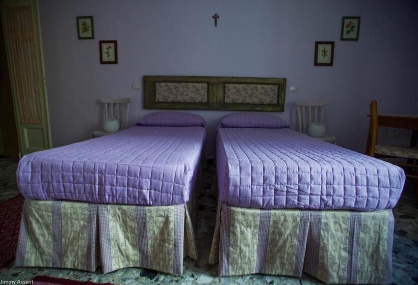 غرفة قياسية مع حمام خارجي, Sassari In