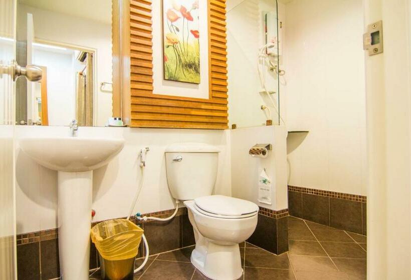 اتاق استاندارد, At Home At Udon