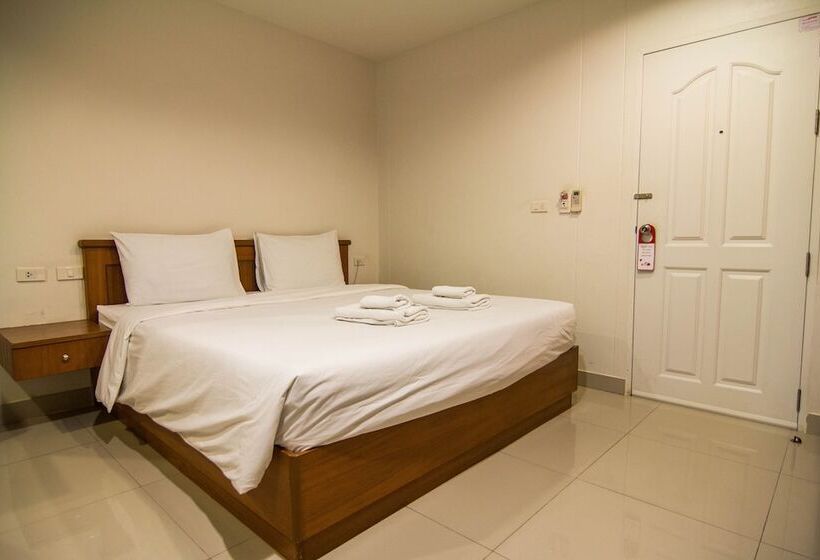 اتاق استاندارد, At Home At Udon