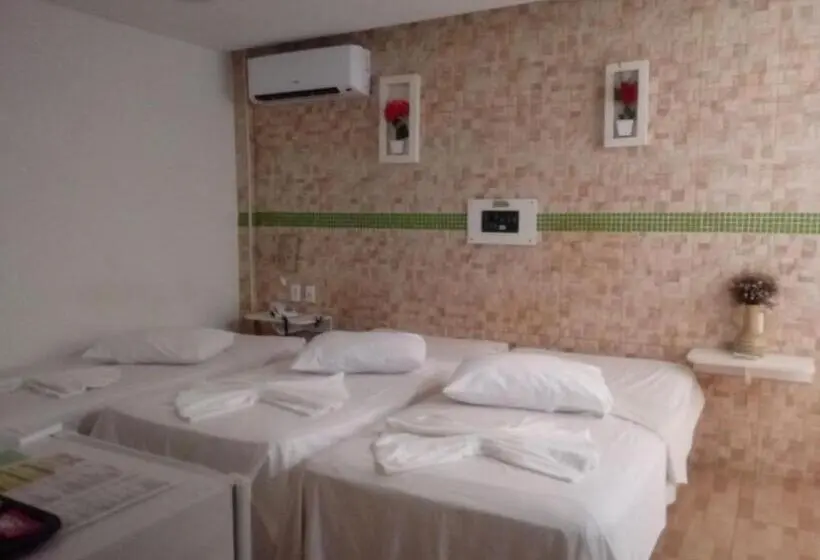 اتاق استاندارد سه نفره, Cajuína City