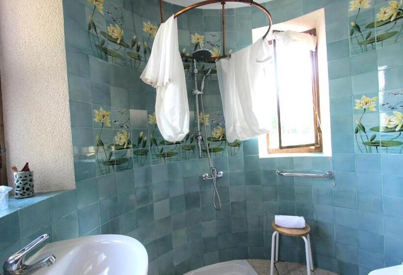 غرفة قياسية, Château D Island Vézelay