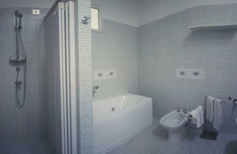 스탠다드 트리플 룸, Falco D'oro