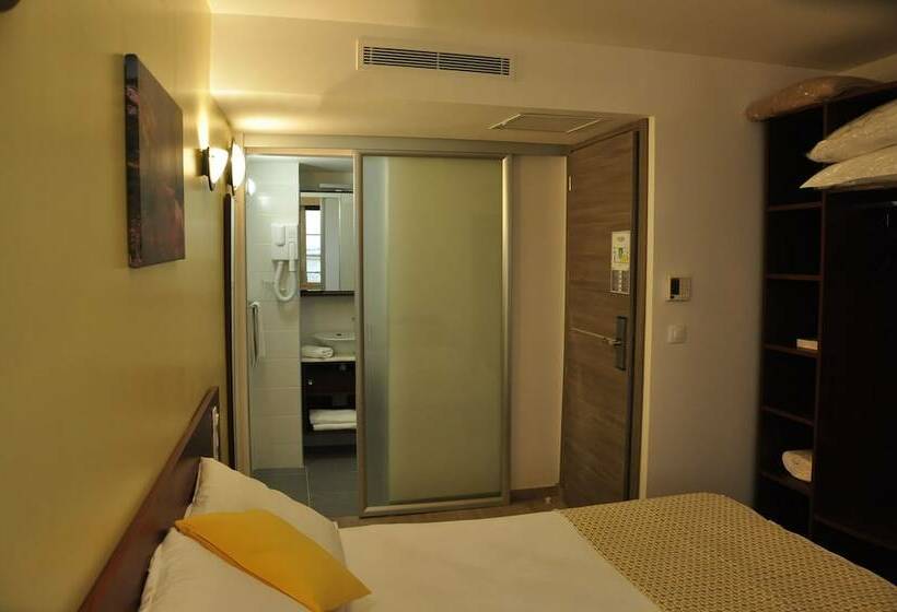 غرفة سوبيريور, Massilia