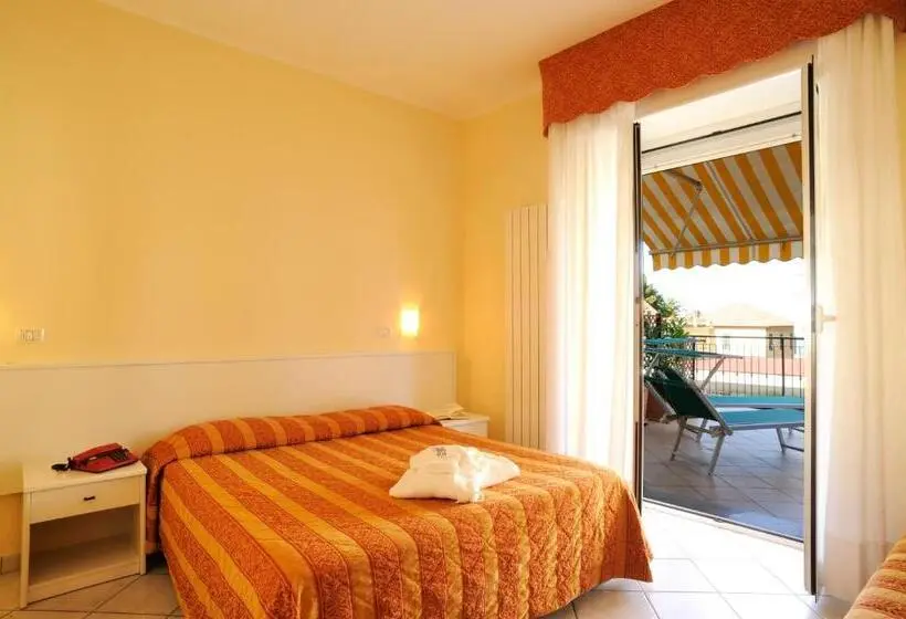 اتاق استاندارد سه نفره, Villa Ida Family Wellness