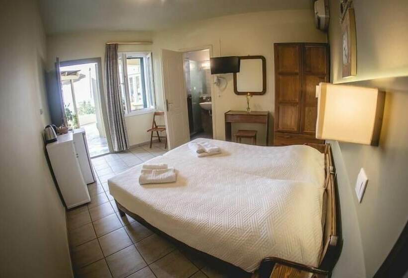 Quarto Estandar, Filoxenia