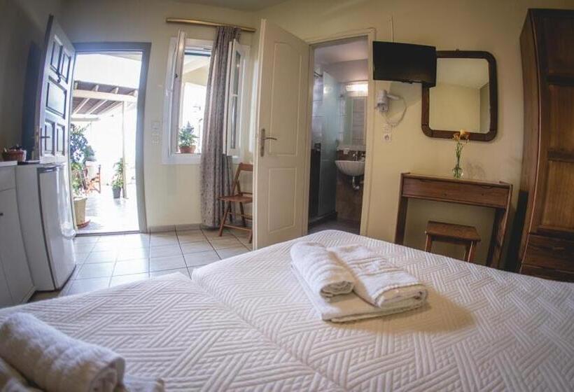 Quarto Estandar, Filoxenia