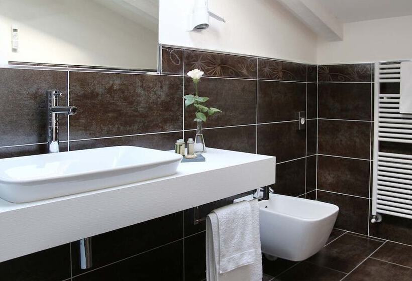 חדר סופריור, Pepe's Home B&b