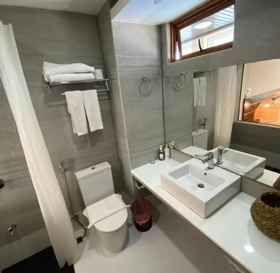 اتاق لوکس با چشم‌انداز دریا, Canopus Retreat Thulusdhoo