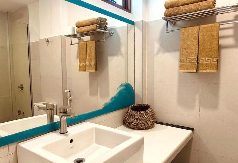 اتاق خانوادگی با چشمانداز دریا, Canopus Retreat Thulusdhoo