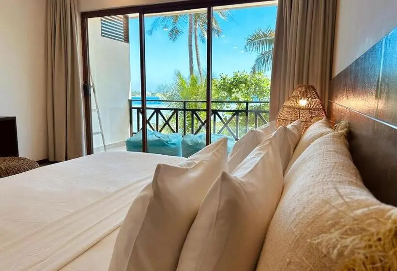 اتاق لوکس با چشم‌انداز دریا, Canopus Retreat Thulusdhoo