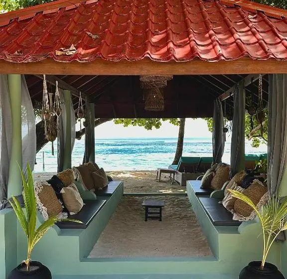 اتاق خانوادگی با چشم‌انداز دریا, Canopus Retreat Thulusdhoo