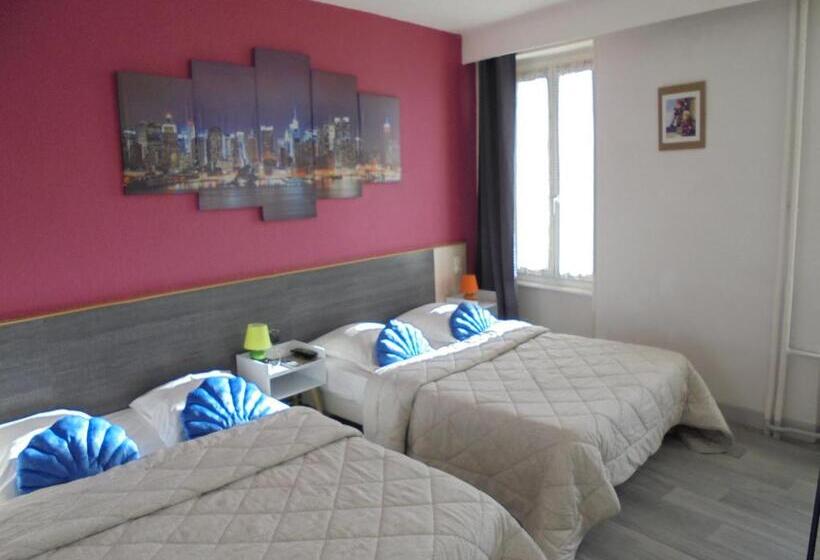 חדר סטנדרט לארבעה, De La Gare