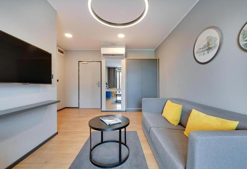 إستديو عائلى, Number One By Grano Gdańsk