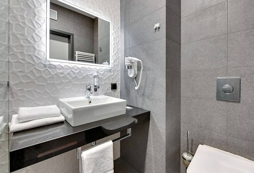 إستديو عائلى, Number One By Grano Gdańsk