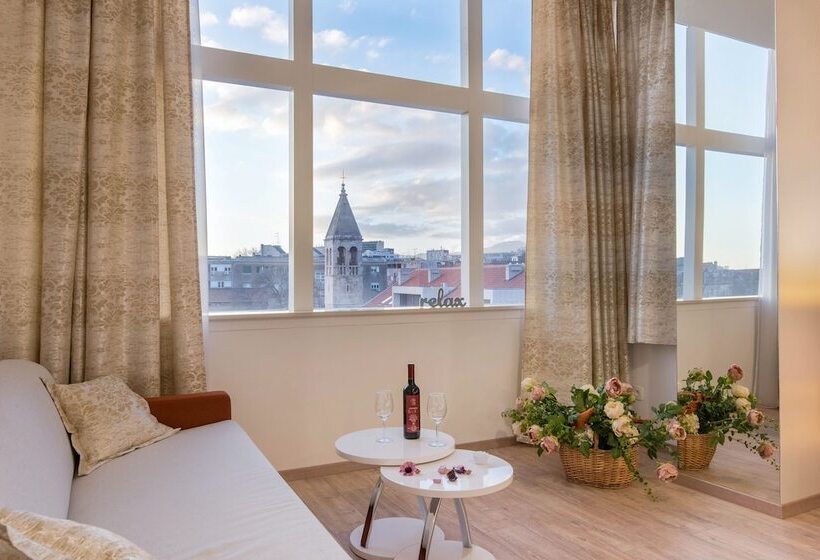 디럭스 스위트, Prima Luce Downtown