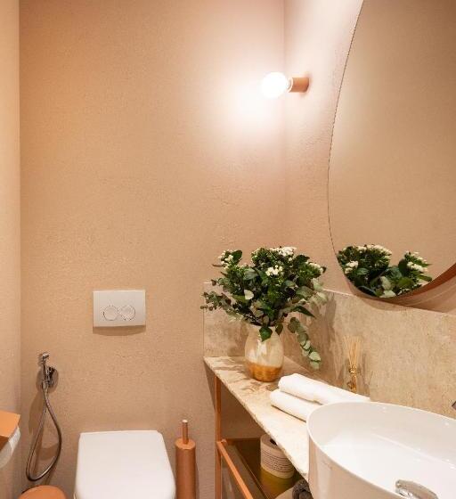 آپارتمان 1 خوابه, Redstone Apartments