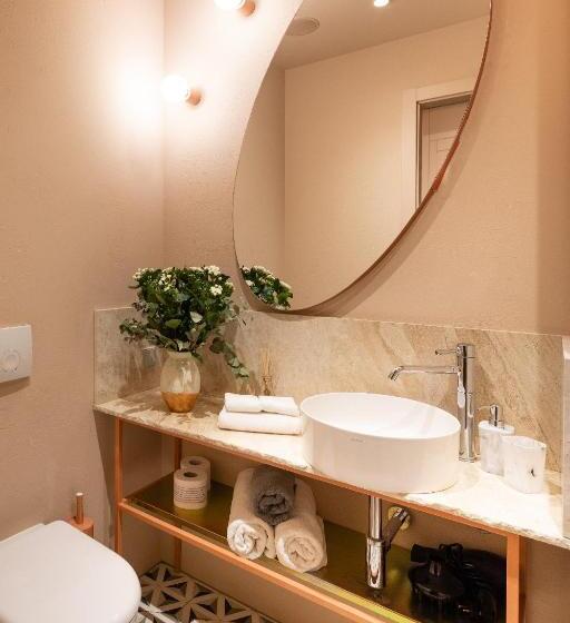 آپارتمان 1 خوابه, Redstone Apartments