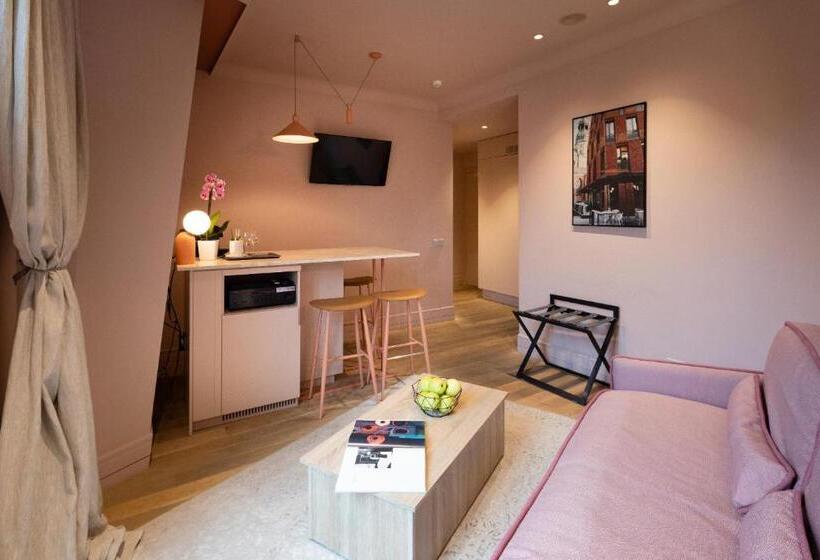 آپارتمان 1 خوابه, Redstone Apartments