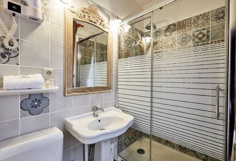 标准间, Saint Etienne