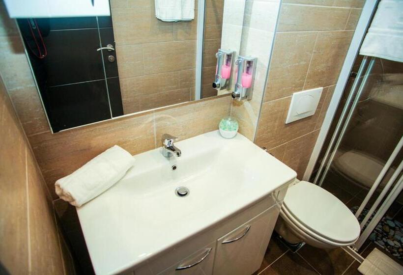 اتاق استاندارد یک نفره, Motel Korzo