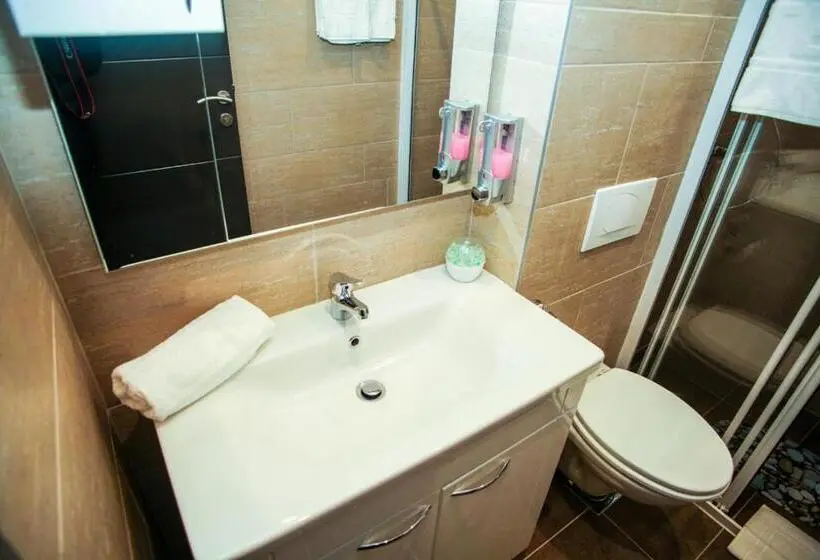 اتاق استاندارد یک نفره, Motel Korzo