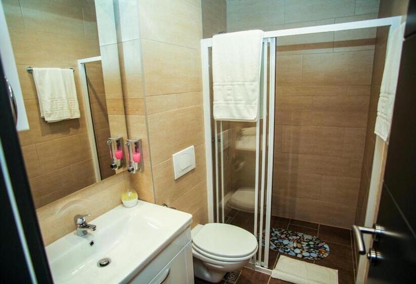 اتاق استاندارد سه نفره, Motel Korzo