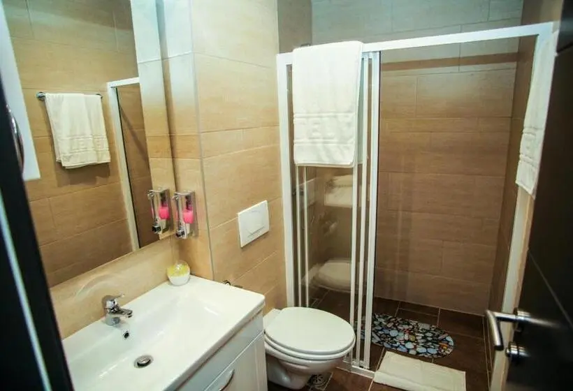اتاق استاندارد سه نفره, Motel Korzo