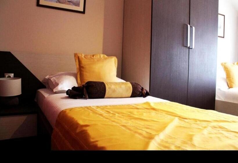 اتاق استاندارد سه نفره, Motel Korzo