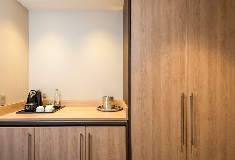 带2个双人床的标准工作室, Hilton Garden Inn Bogota Airport