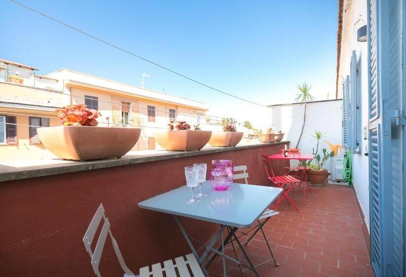 1 Bedroom Penthouse Apartment, Appartamenti Marcoaurelio49