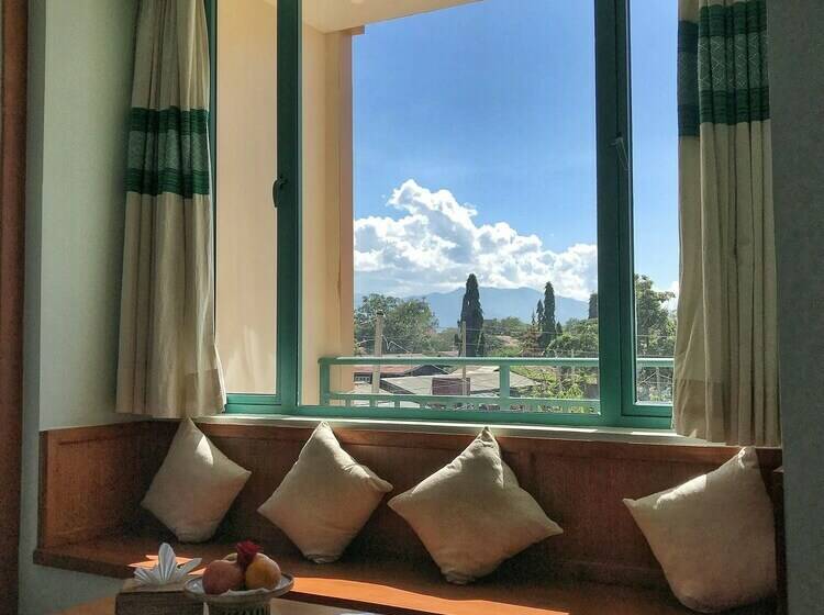 اتاق لوکس, Nyaung Shwe City