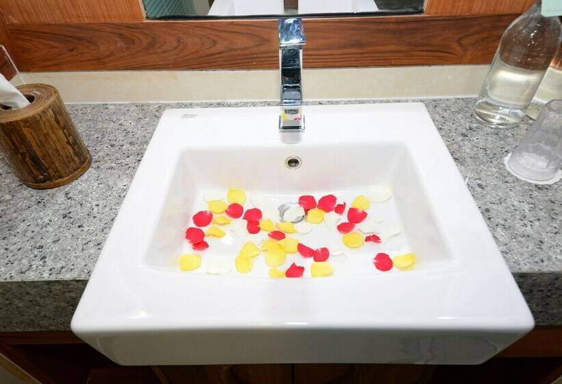 اتاق لوکس, Nyaung Shwe City