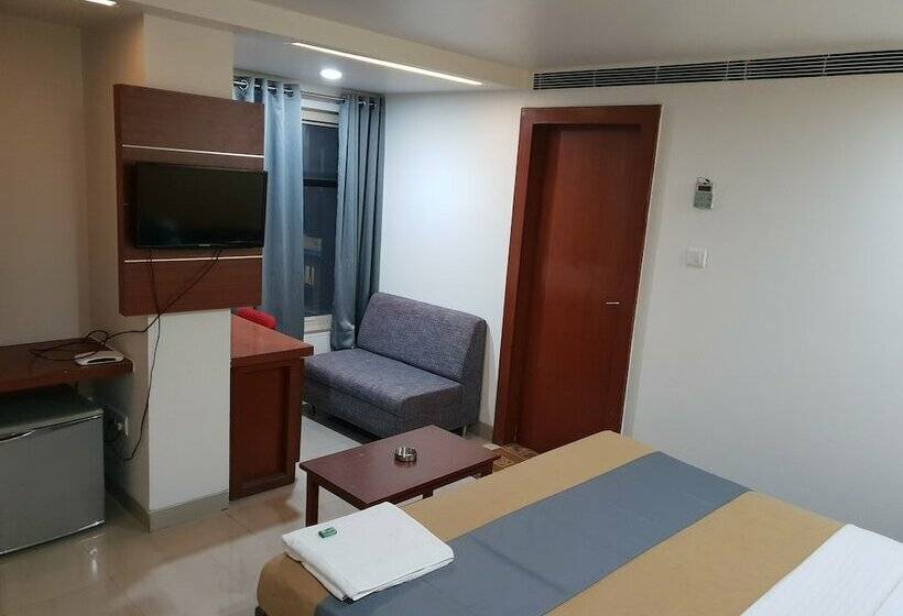 豪华房间, Pleasure Inn