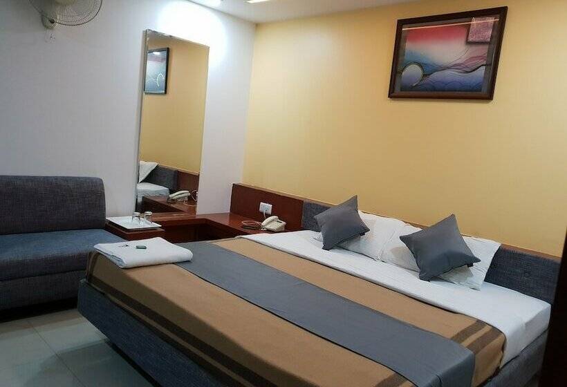 Номер Deluxe, Pleasure Inn