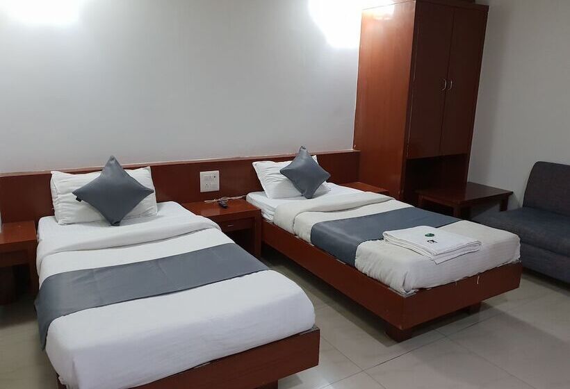 标准间, Pleasure Inn