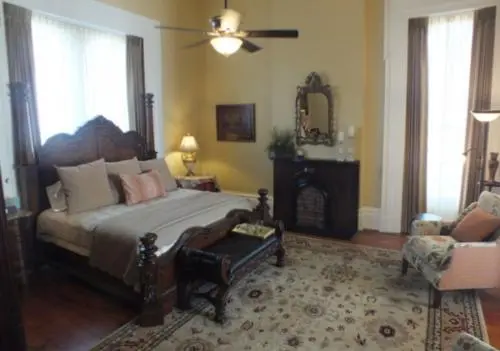 キングサイズベッドのデラックススイート, The Pepin Mansion B&b On Mansion Row   10 Min To Start Of The Bourbon Trail