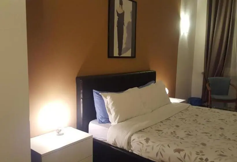 اتاق استاندارد سه تخته با سرویس بهداشتی مشترک, B&b In Arena L' Opera
