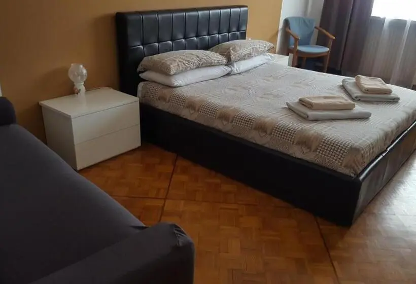 اتاق استاندارد سه تخته با سرویس بهداشتی مشترک, B&b In Arena L' Opera