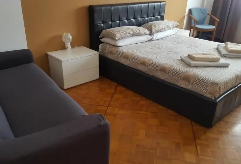 اتاق استاندارد سه تخته با سرویس بهداشتی مشترک, B&b In Arena L' Opera